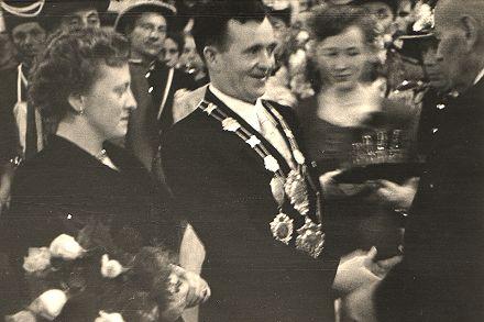 1953/54 S.M. Karl I. und Königin Edith Stübben